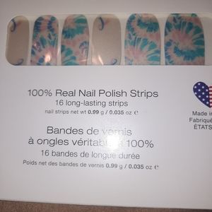 Hold Me Close Color Street Nail Strips